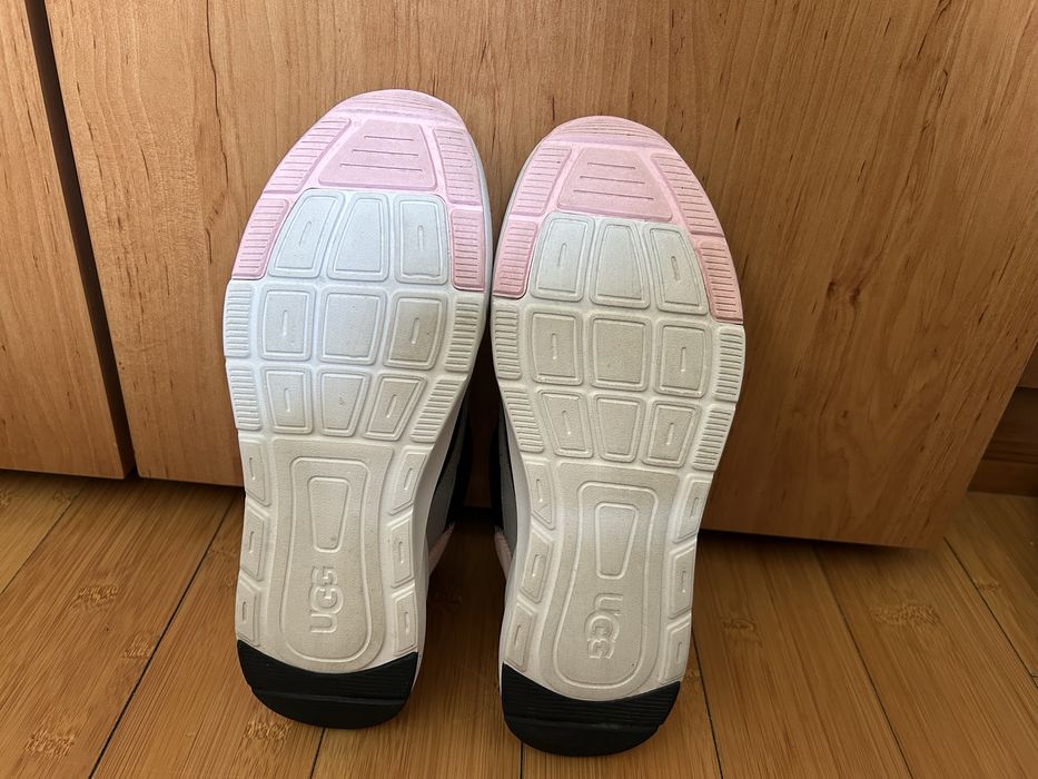 UGG La Flex.