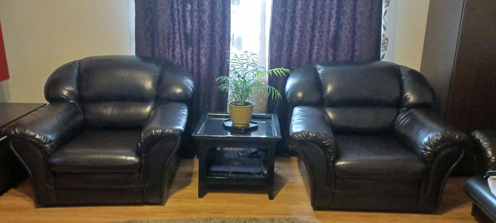 Vând 2 fotolii fixe