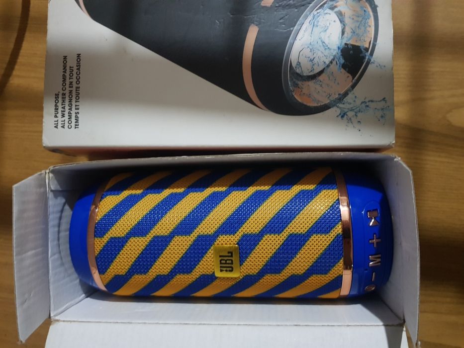 Блютуз колонка JBL