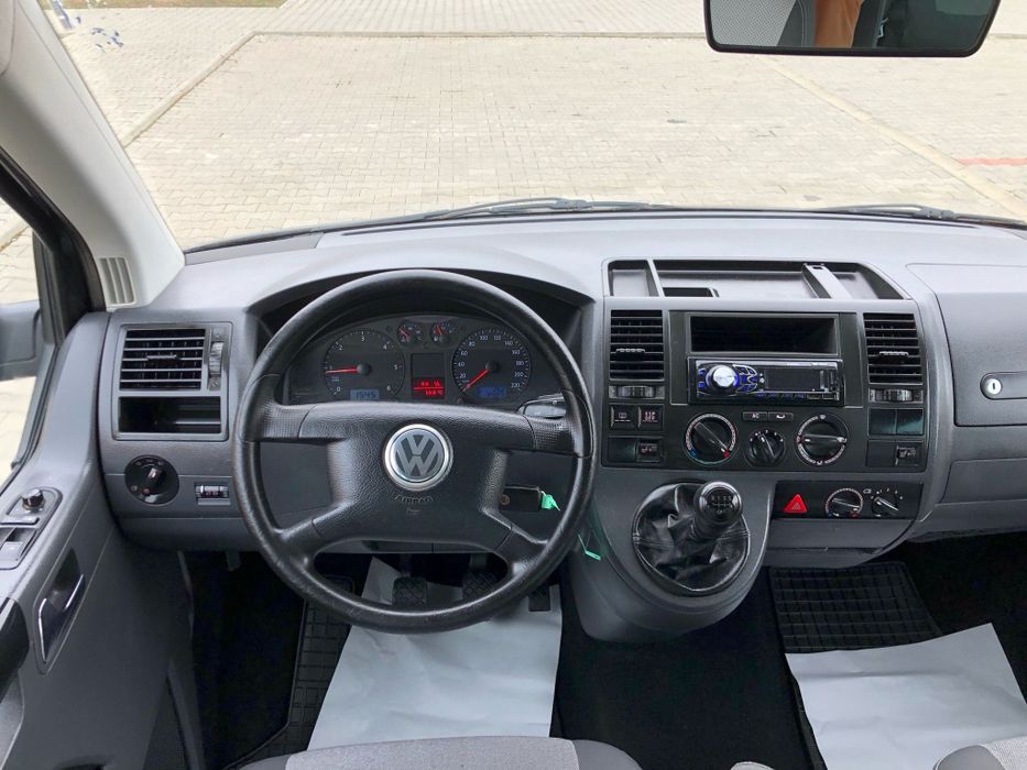 VW Transporter T5 Multivan an fabricatie 2007 motor 1.9tdi clima