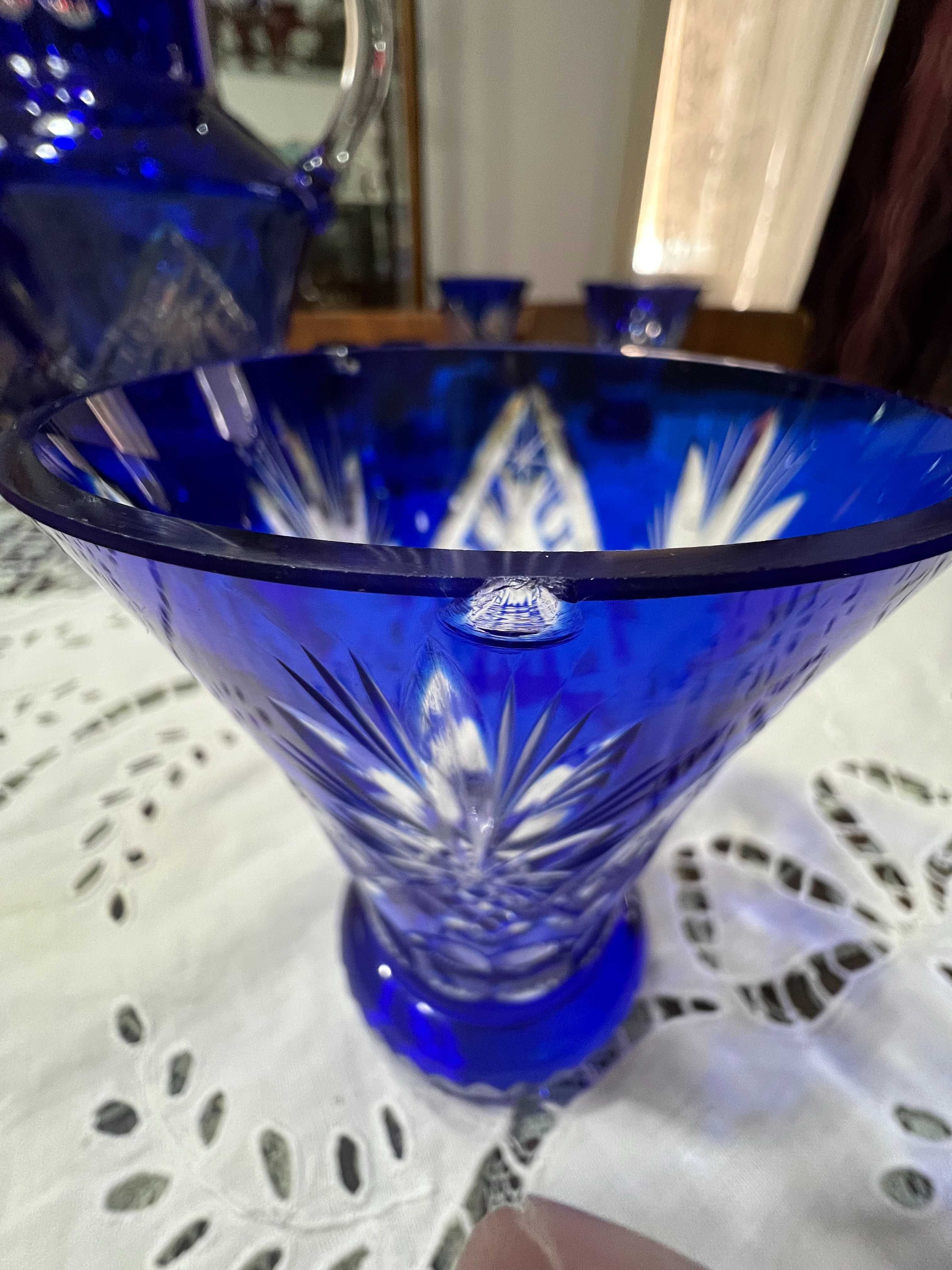 Pahare cristal cobalt sculptate