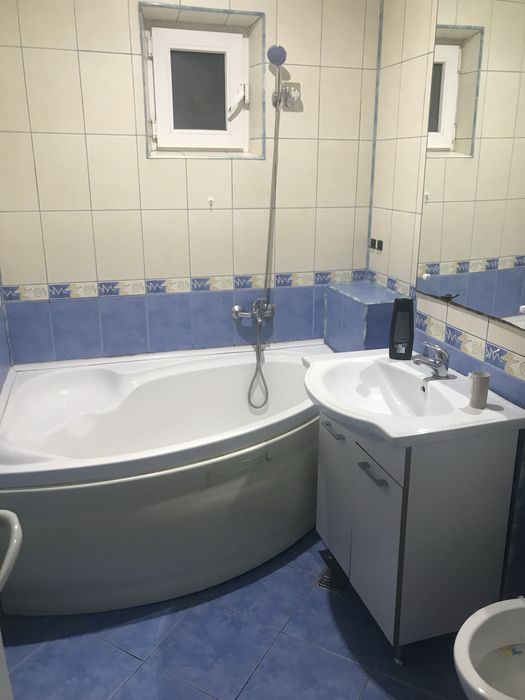 Inchiriez apartament