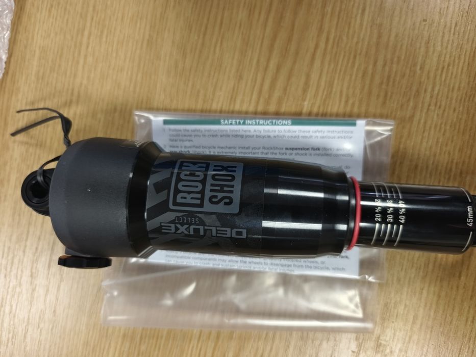 НОВ амортесьор/шок RockShox Deluxe Select Rear Shock DebonAir 190x45mm