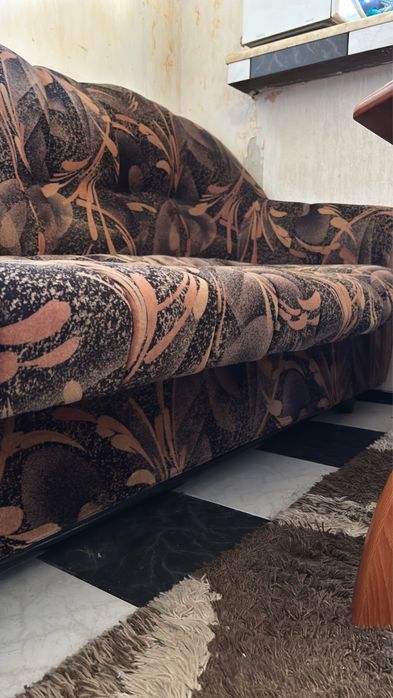 Голям диван, тъмен + фотьойли