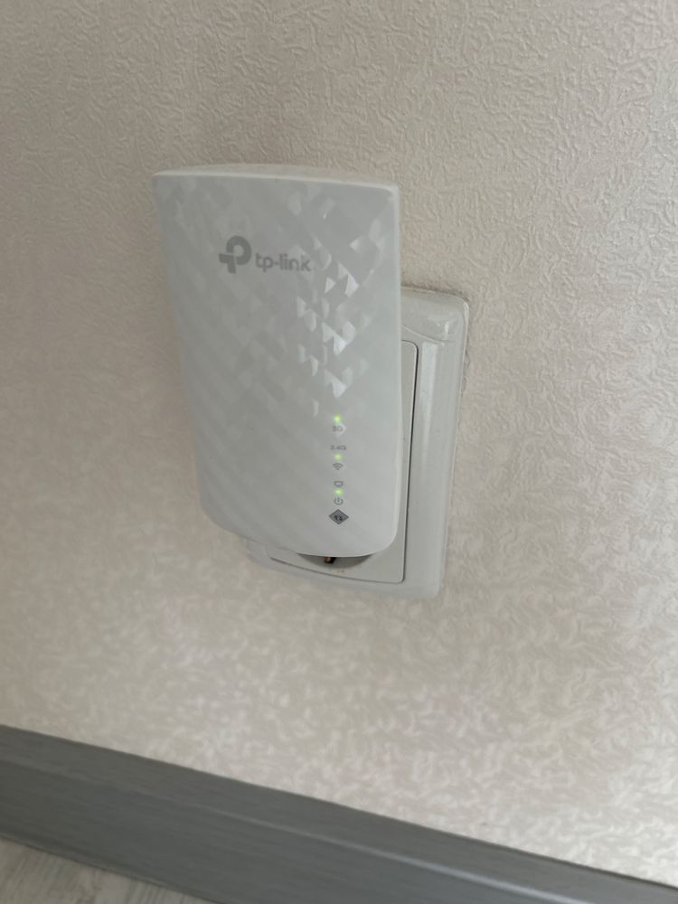 Усилитель интернет-сигнала TP-LINK RE200