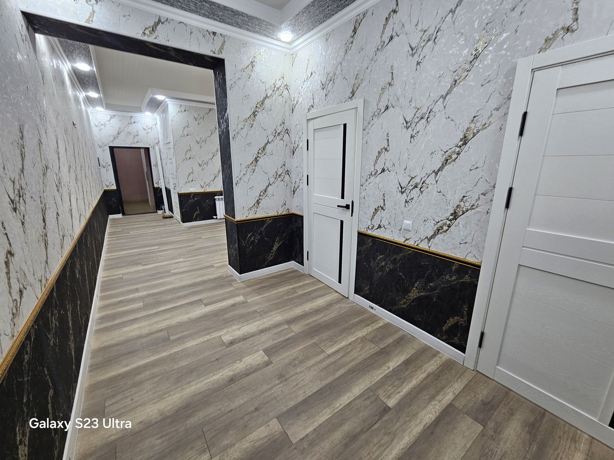 Yangi luks remontlik uy sotiladi 109m2