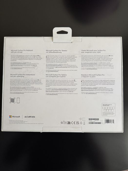 Microsoft Surface Pro Keyboard with Pen Storage