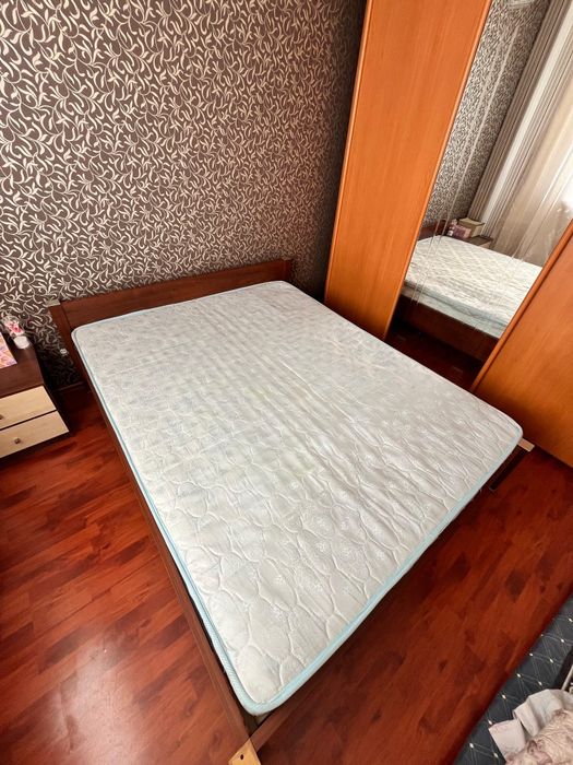 Продам двухспальную кровать в отличном состоянии