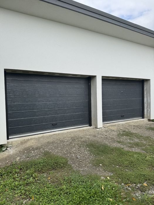Usa garaj L3000 x H3000 gri cu geamuri -NOU!