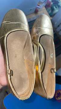 Продам золотистые туфли для танцев