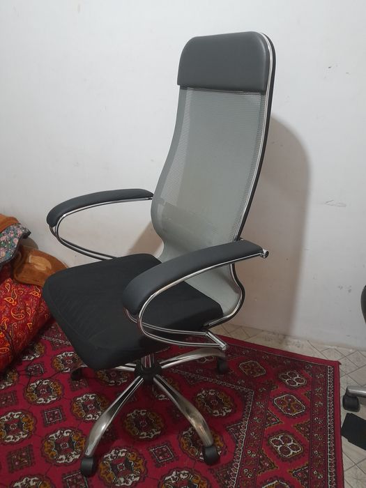 Продаются офисное  кресло в хорошем состоянии.
