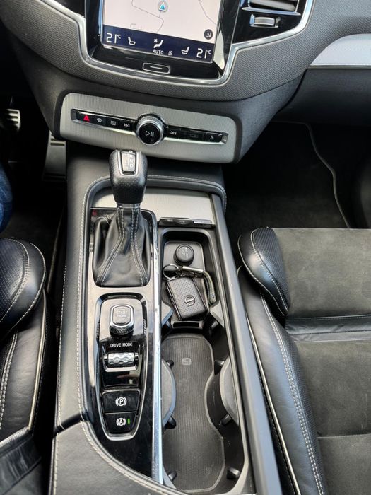 Лек автомобил Volvo XC90R употребяван