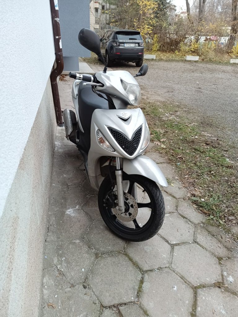 Скутер Сузуки Сикстийн Suzuki sixteen 156 m3