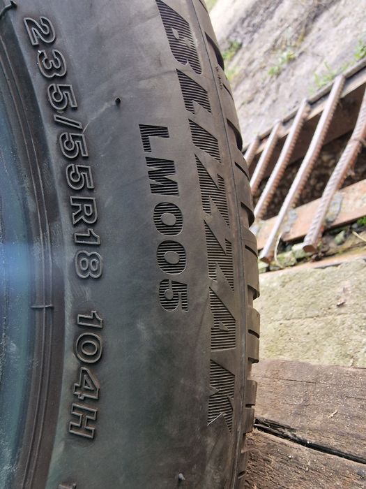 Anvelope 235/55R18 marca Bridgestone, DOT 2022, 6.5 mm