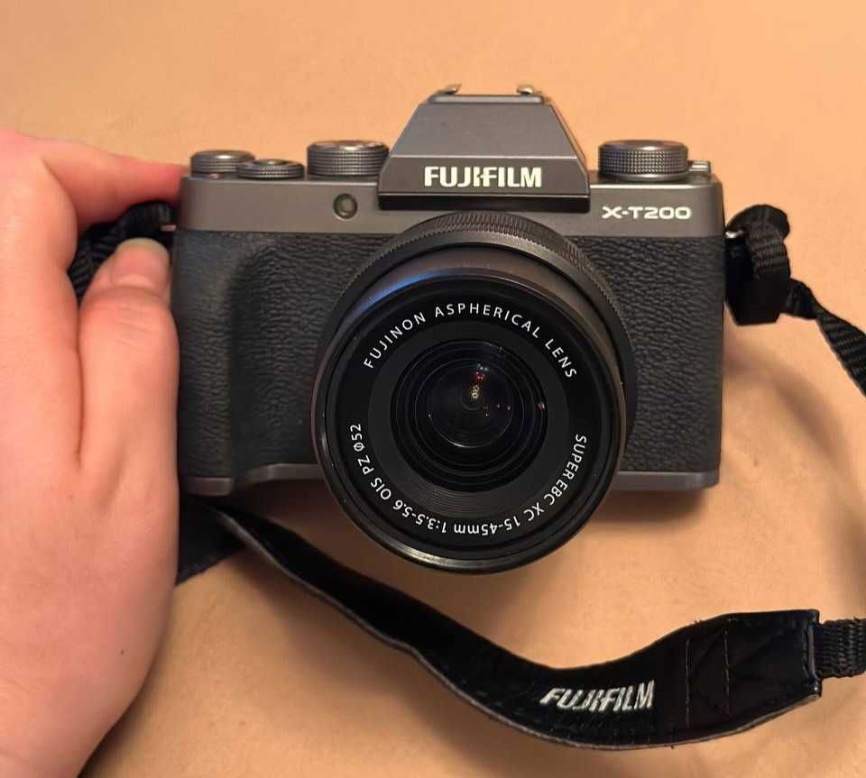 Fujifilm X-T200 Kit с объективом Fujinon XC 15-45mm 1:3.5-5.6 OIS PZ