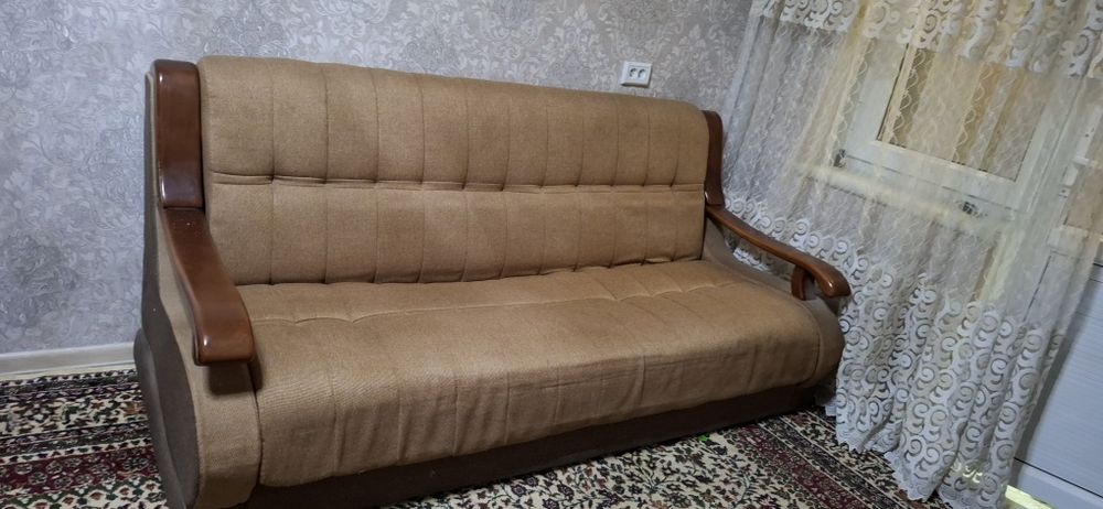 Диван сотилади раскладной