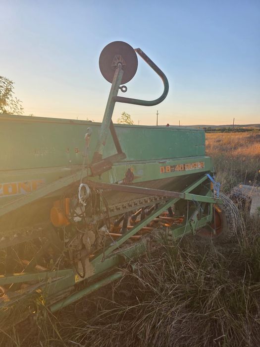 Vand urgent semanatoare amazone d8-40 super