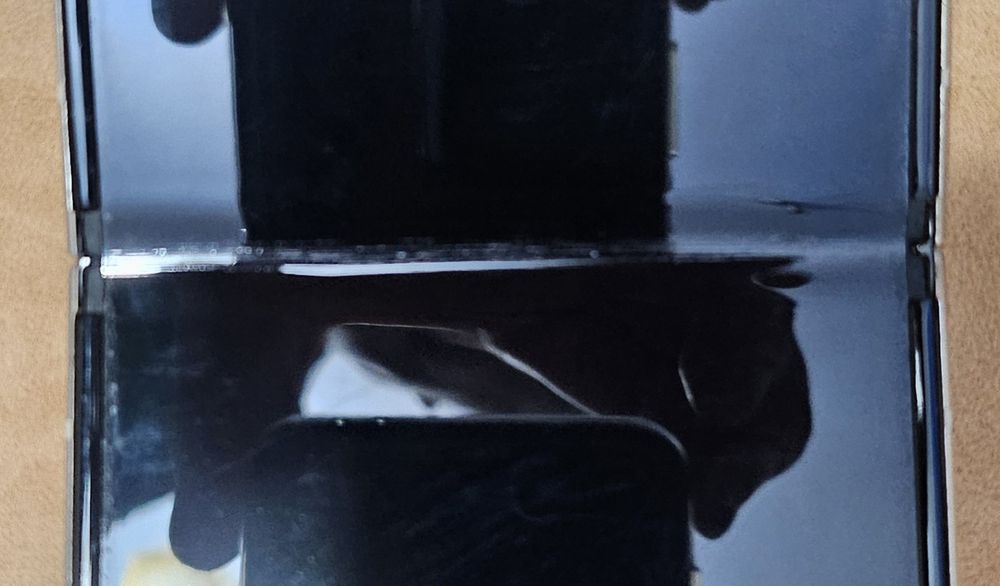 Samsung flip 3  bonus 4 carcase