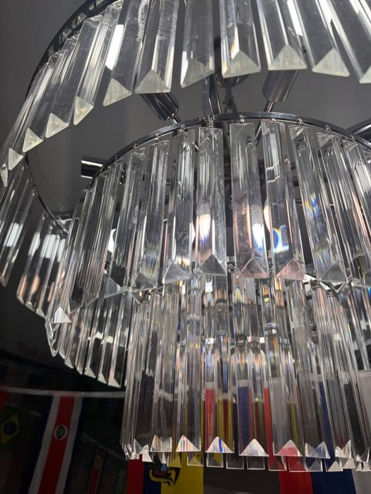 Продаю люстру 3 уровня