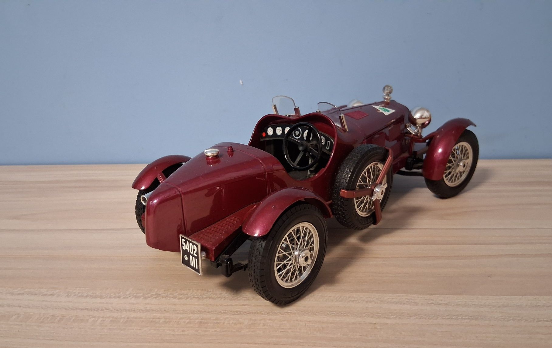 Alfa Romeo 2300 Monza 1:18 Burago