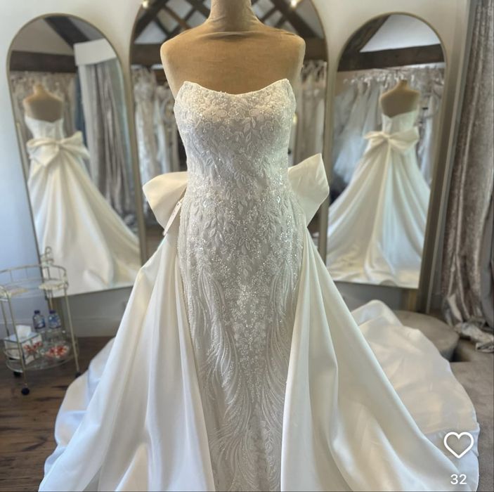 Rochie de mireasa si trena detasabila