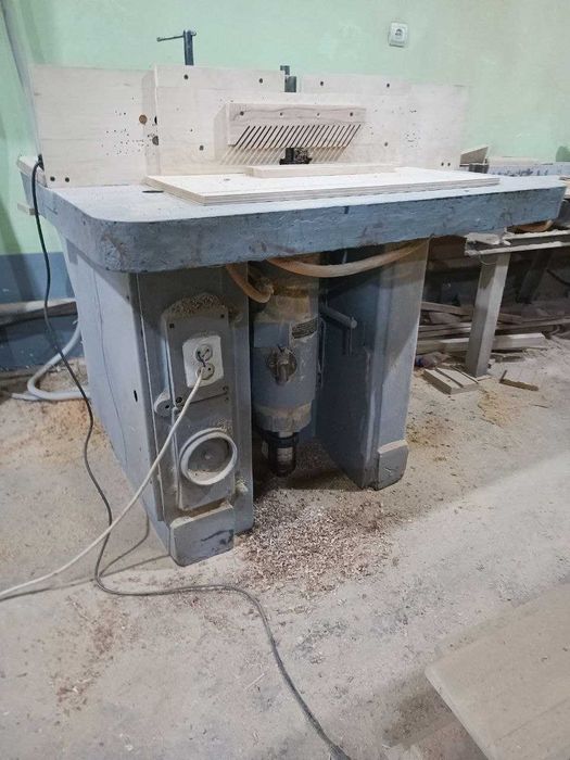 продается фрезерный станок по дереву и МДФ