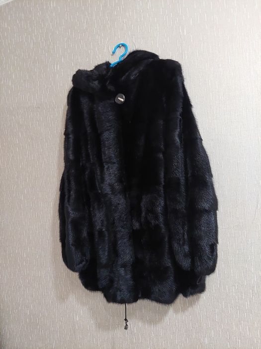 Продам шубу норковую .