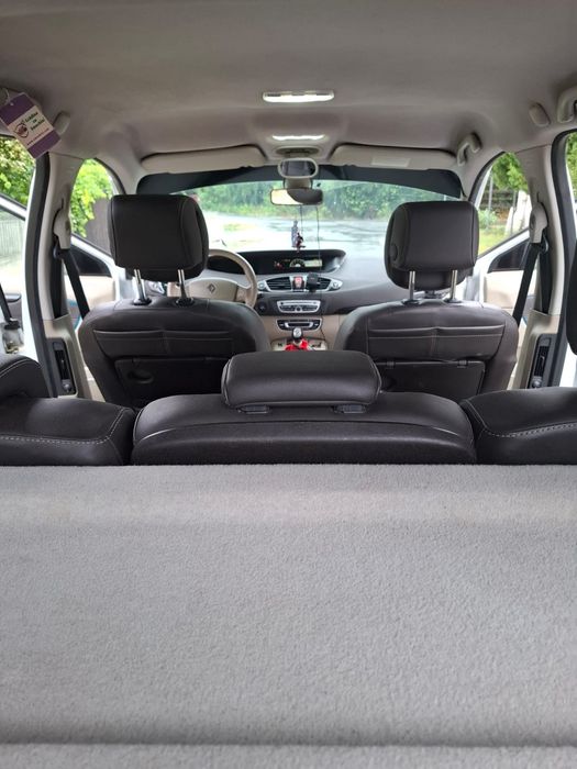 Se vinde Renault Scenic 3 
AN 26.04.2011

EURO 5

X-MODE HARMONIE CHOC