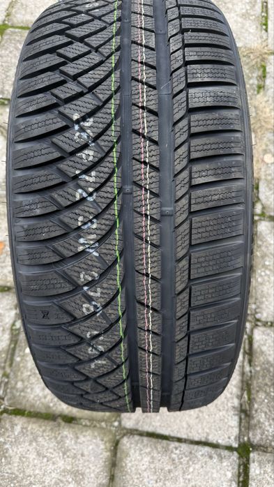 KUMHO WINTERCRAFT WP72 265/40 R20 104W за ауди