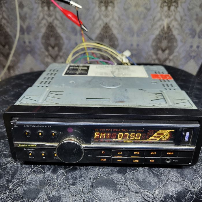 Автомагнитола Сотилади