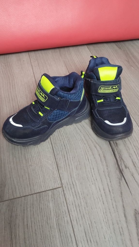 Pantofi sport sprandi / adidas copii tip ghetă mărimea 28