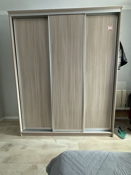Продам шкаф купе .