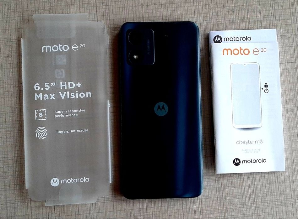 Motorola e 20 + протектор за екран