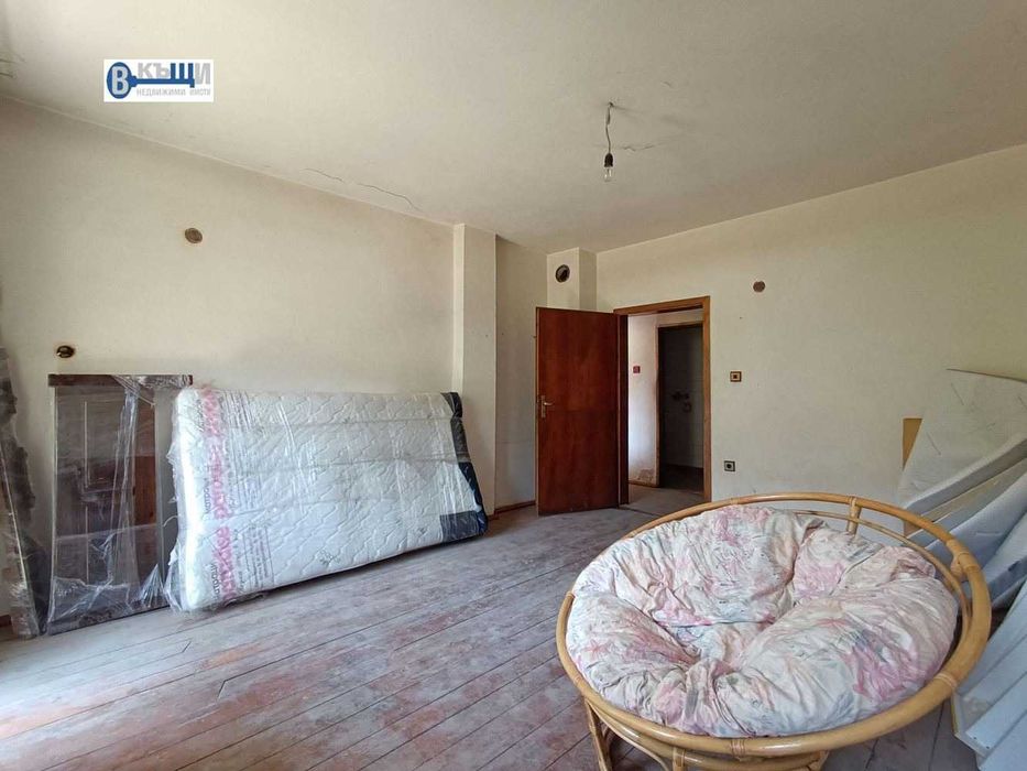 Тристаен тухлен апартамент в кв. Бузлуджа