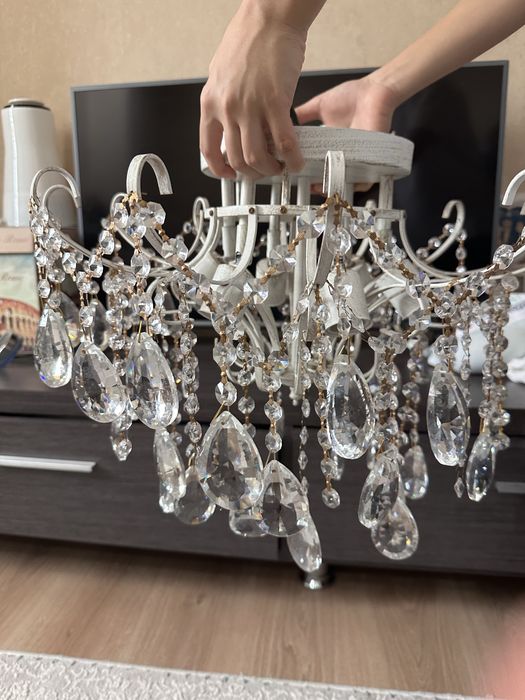 Продам Люстру потолочную