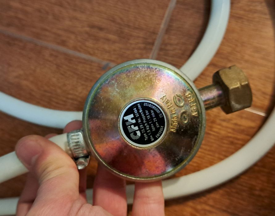 Regulator (ceas) presiune butelie GPL CFH ,furtun ,cheie si garnituri