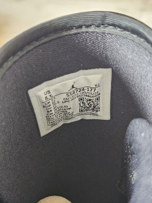 Оригинални мъжки кецове Nike Air Jordan 1 Mid White Pollen Black