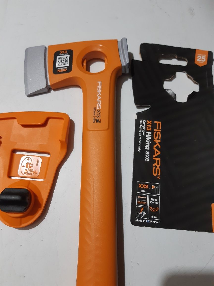 Toporas Fiskars X 13 Ultra Light