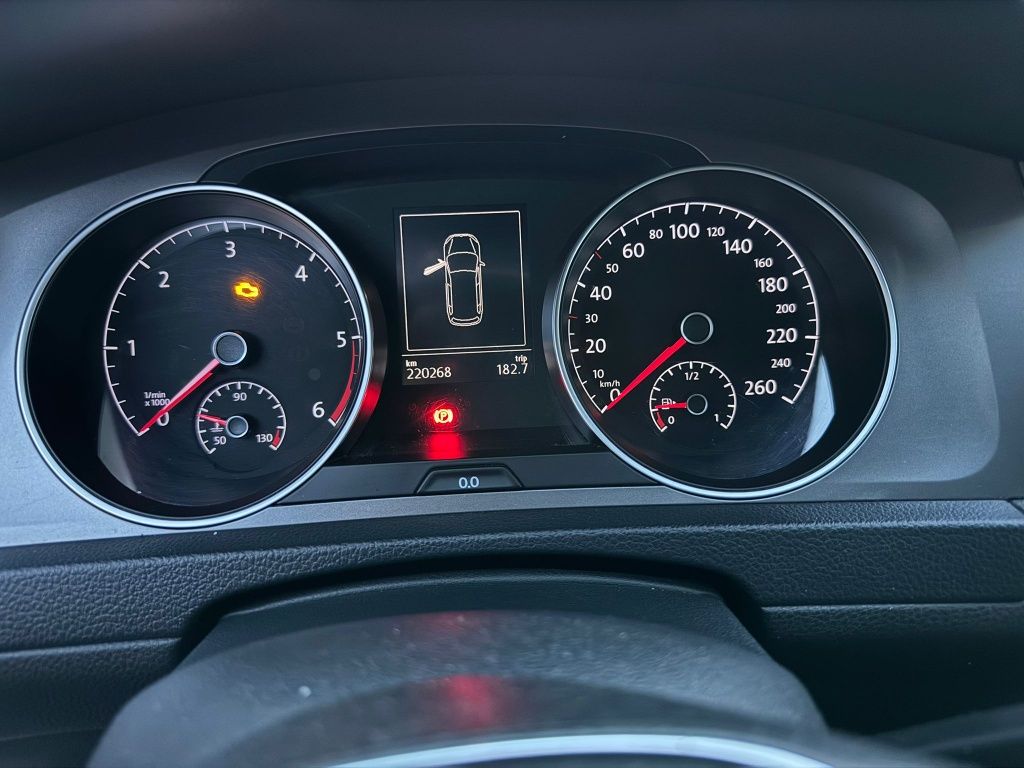 VW GOLF 1,6TDI-110cp LOUNGE 2015 xenon/led/navi/pilot/jante17'