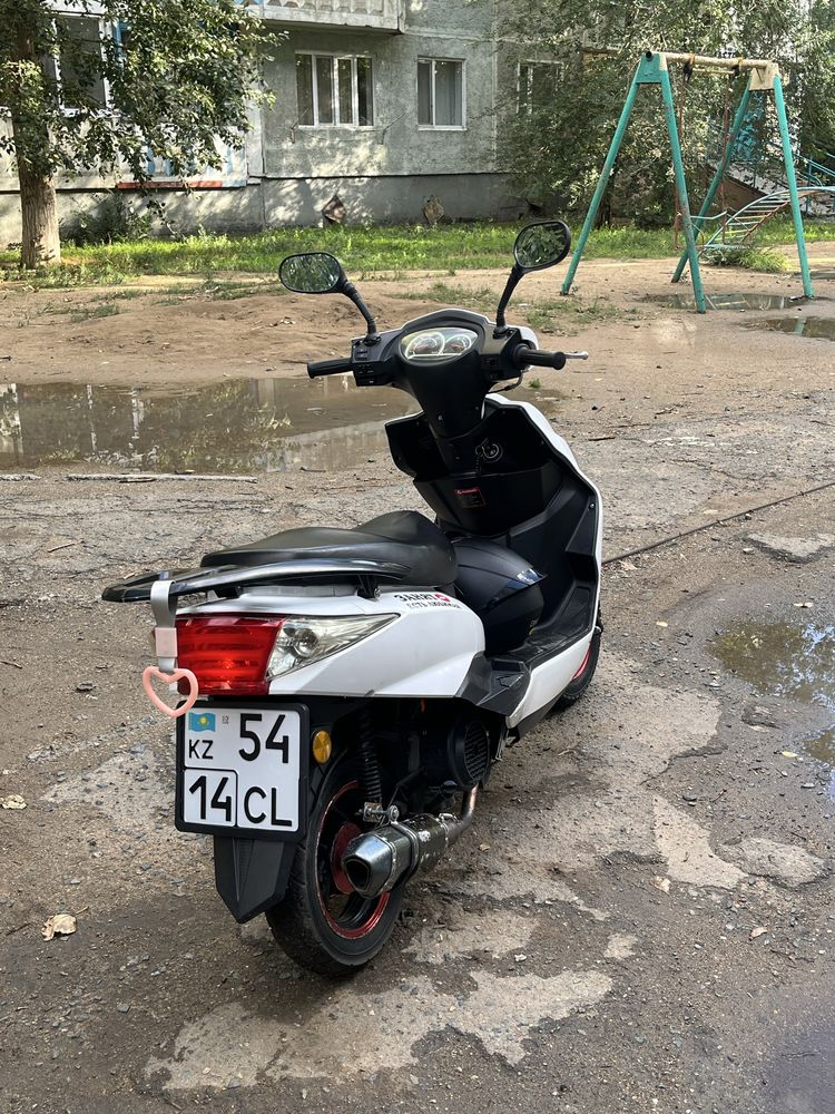 Продается м8 про