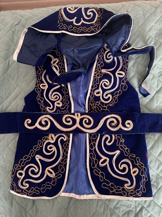 Продам детские национальные вещи