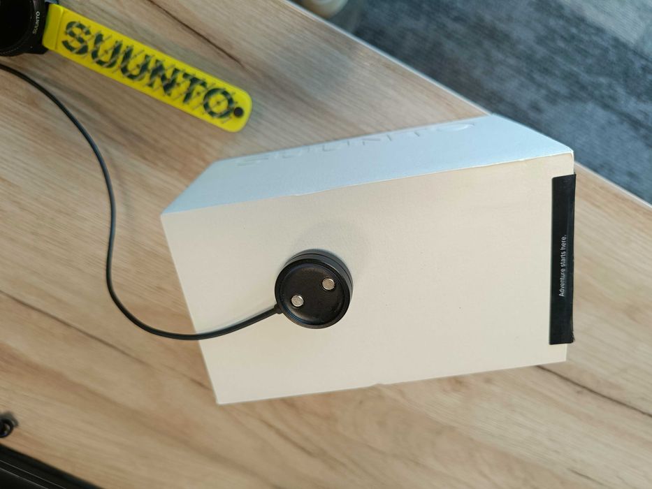 Suunto Race Athletic Edition – smartwatch sport, 2 curele, folie ecran