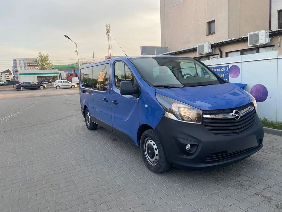 Opel Vivaro opel vivaro 8+1 locuri