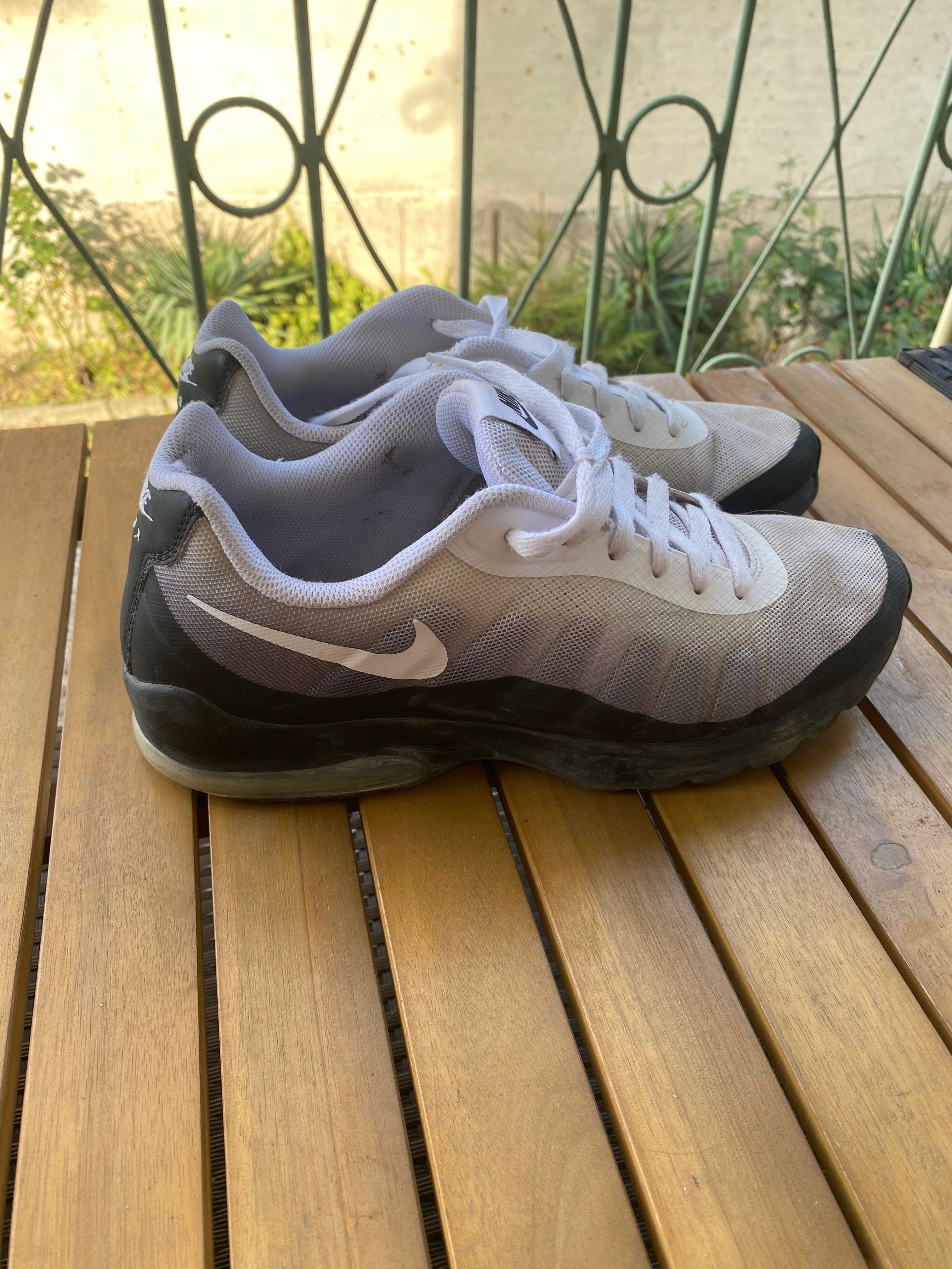 Маратонки  Nike 44