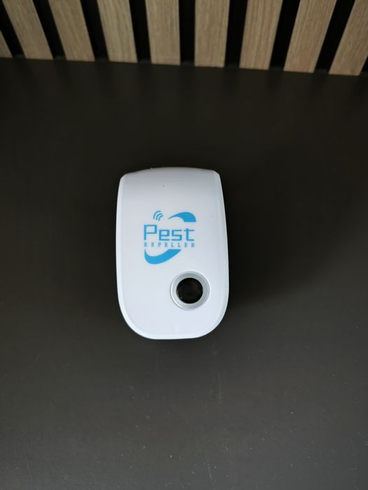 Pest repeller Anti Soareci Rozatoare cu alimentare la priza