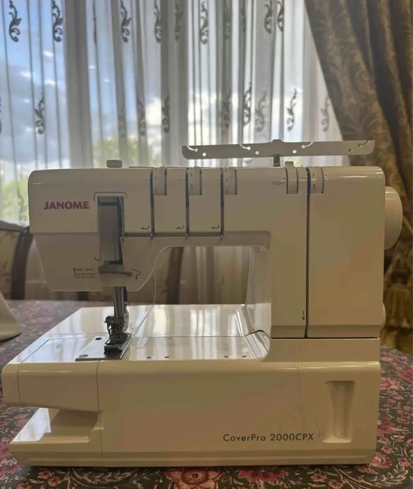 Продаю Janome Cover Pro 1000CP (Тайвань)