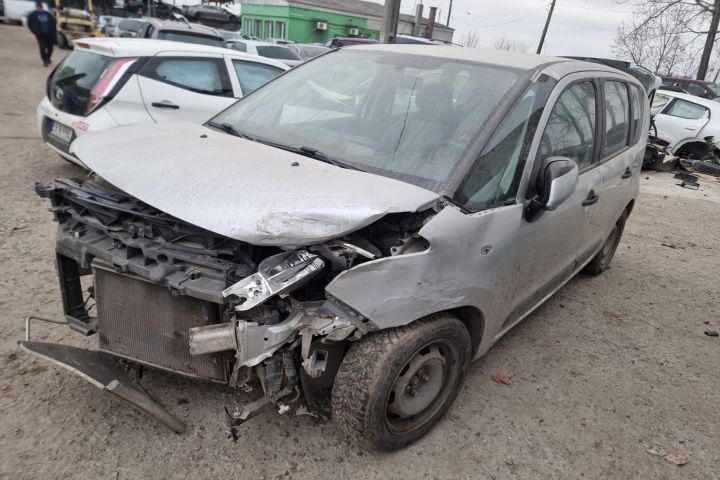 bara spate armatura portbagaj haion stop tripla stanga dreapta turbina timonerie injector Citroen C3 Picasso motor 1.6hdi dezmembrez
