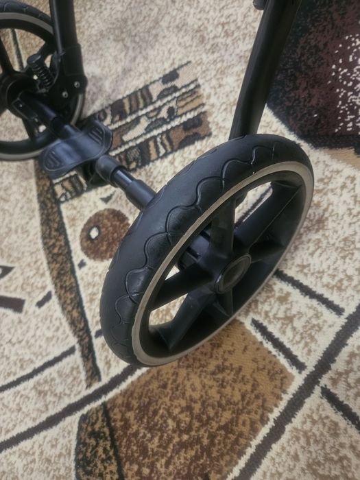 Комбинирана бебешка количка