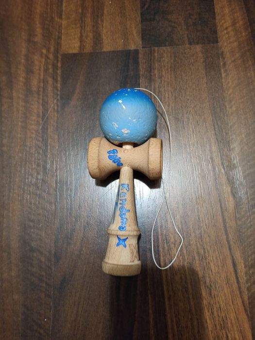 Kendama X second hand cu pictură