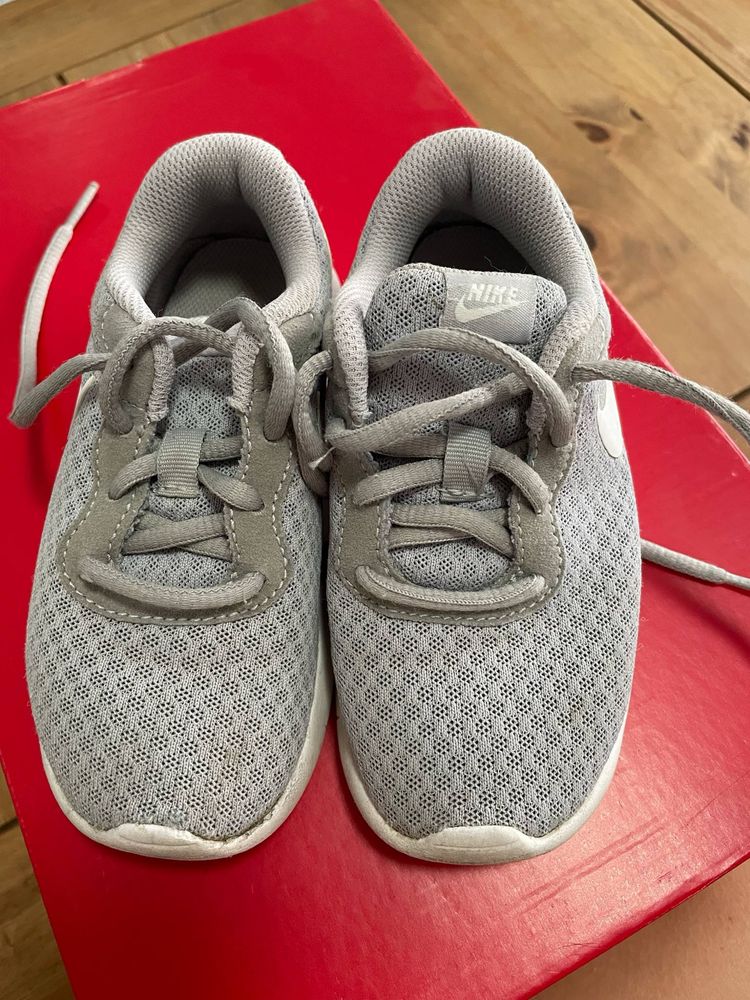 Оригинални детски маратонки NIKE, ZARA 27, 28 и 29 номер